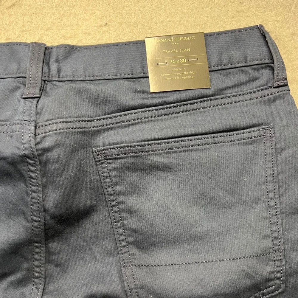 Banana Republic Travel Jean Mens 36x30 Navy Blue Athletic Fit Tapered Leg NWT